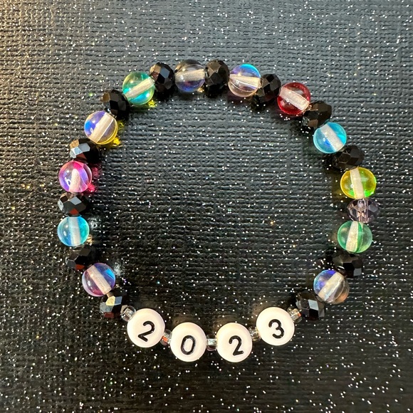 2023 Bracelet Glass Beaded Stretchy New Years Eve Jewelry Gift For Her Hostess - Picture 2 of 4